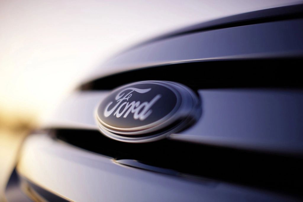 Ford hood logo